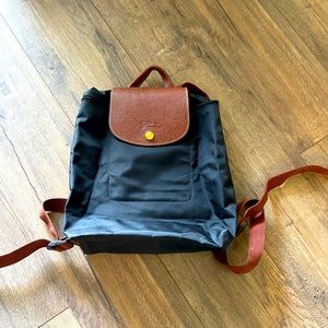 Like new medium size long champ backpack